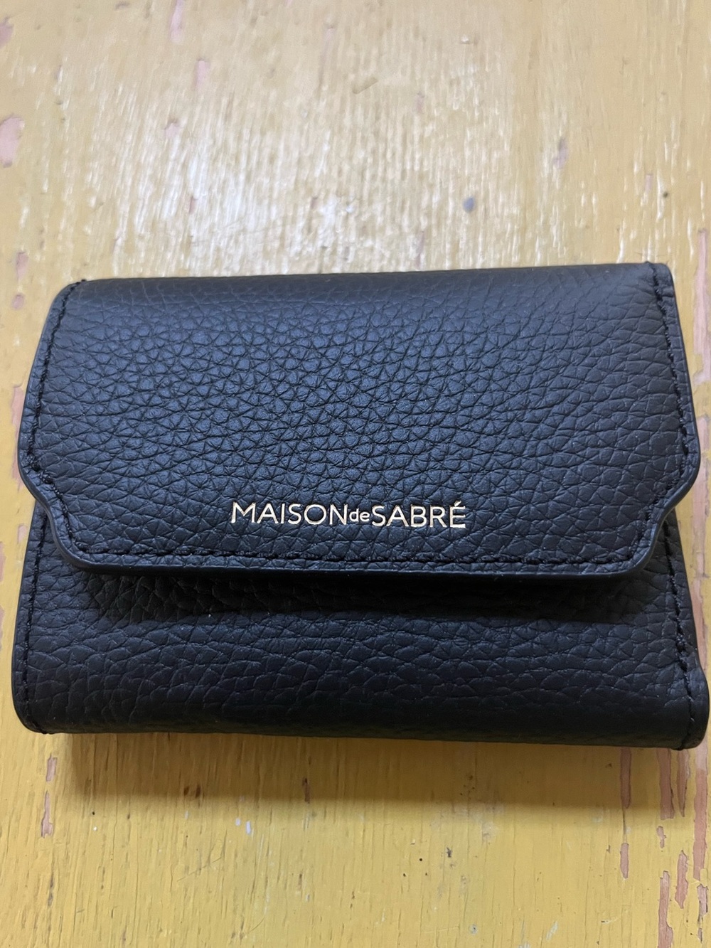 Maison de Sabre Women’s Black Trifold Leather Wallet